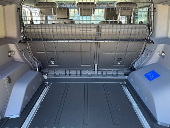 INEOS GRENADIER GRENADIER 3.0L 6 Cylindres Essence BVA