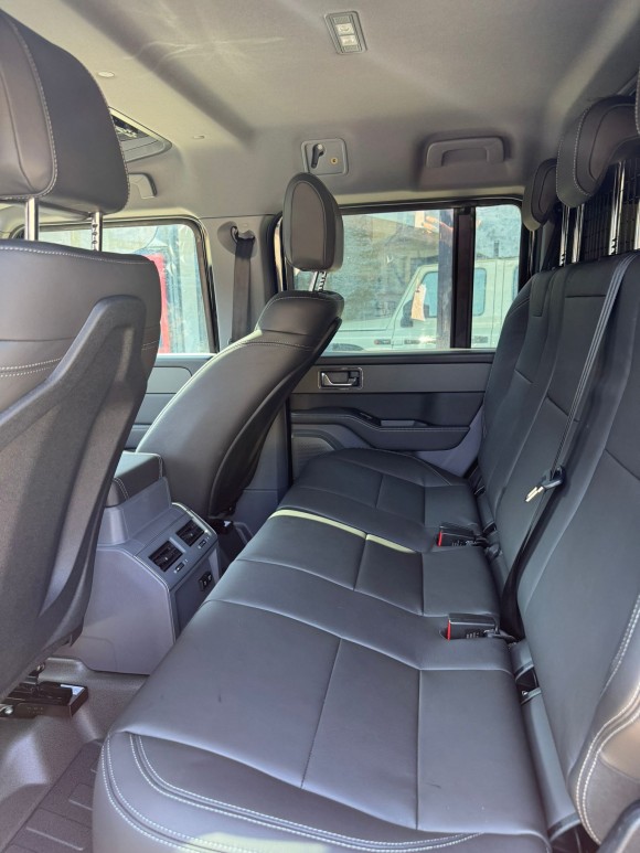 INEOS GRENADIER GRENADIER 3.0L 6 Cylindres Essence BVA